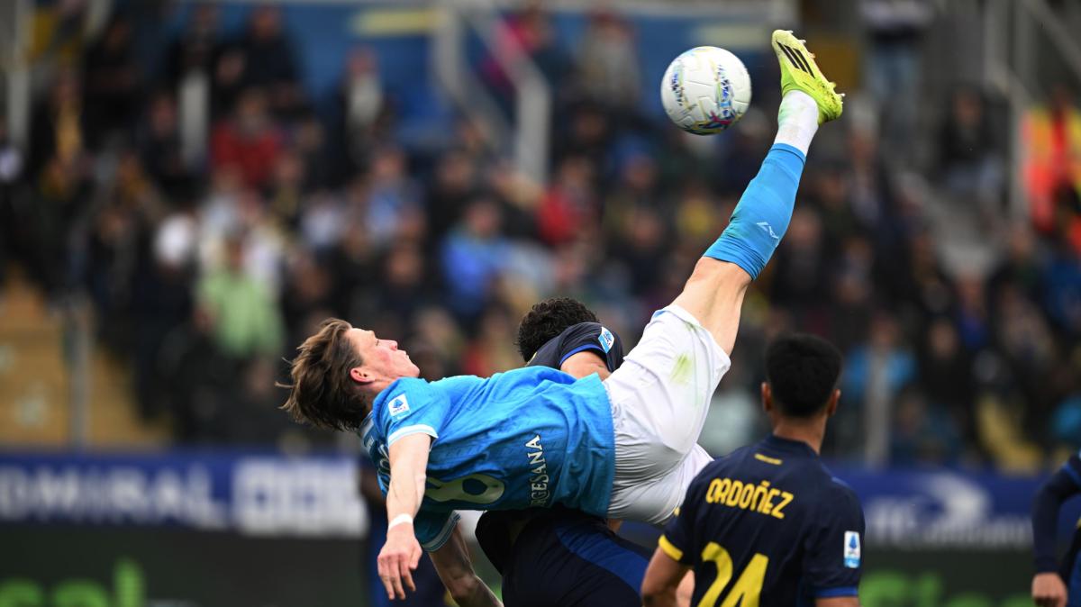 Napoli, McTominay a DAZN: "L'ambiente ha difeso con la squadra, nulla è ancora finito però"