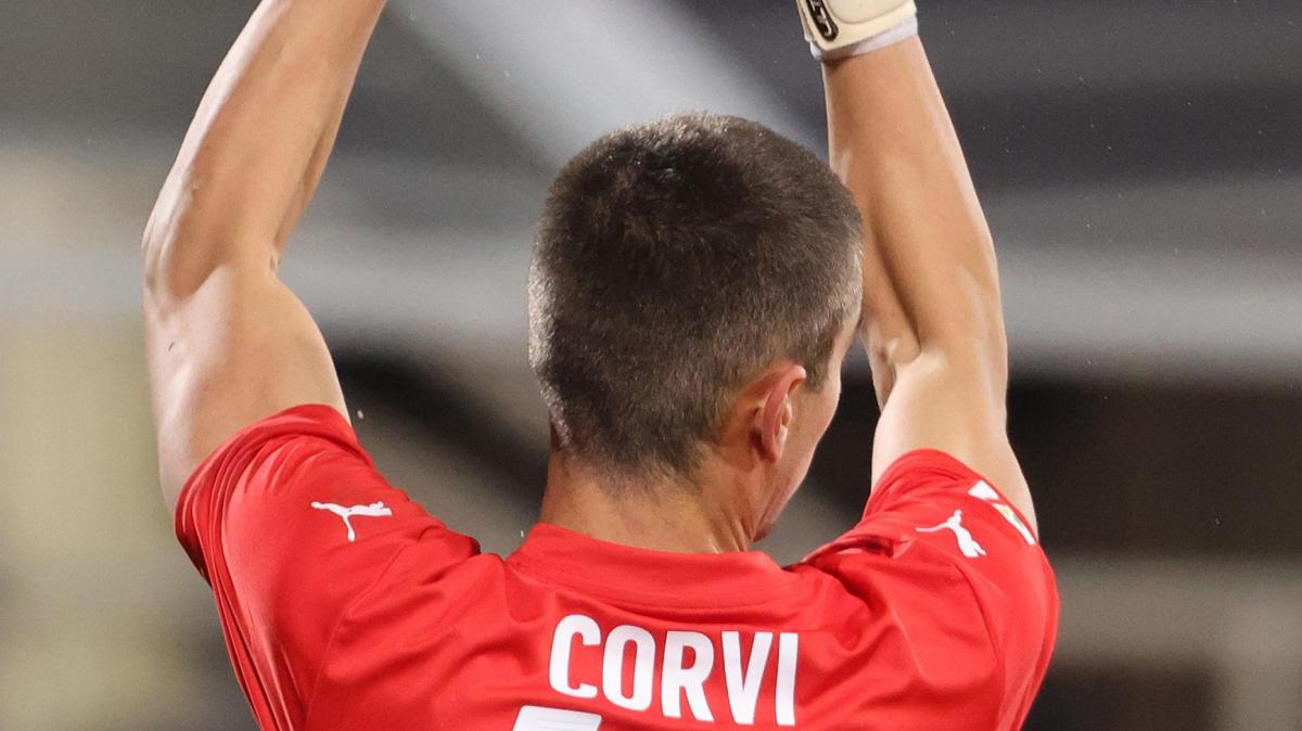 Corvi alla terza da titolare in Serie A: Cuesta ha scelto il sostituto di Suzuki