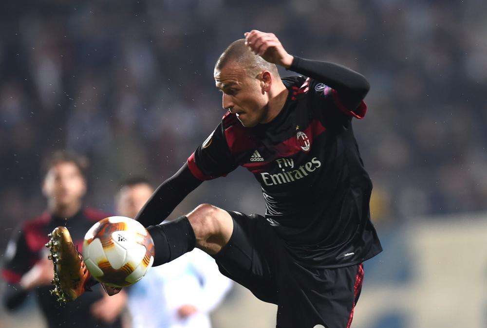 Per la fascia sinistra piace Antonelli, al momento la pista non è calda
