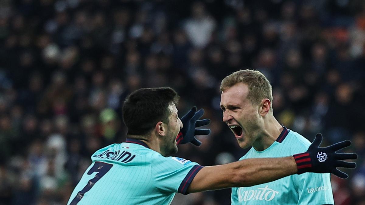 Serie A, rocambolesco 3-3 tra Cagliari e Genoa, il grifone aggancia il Parma. Bologna ok a Udine