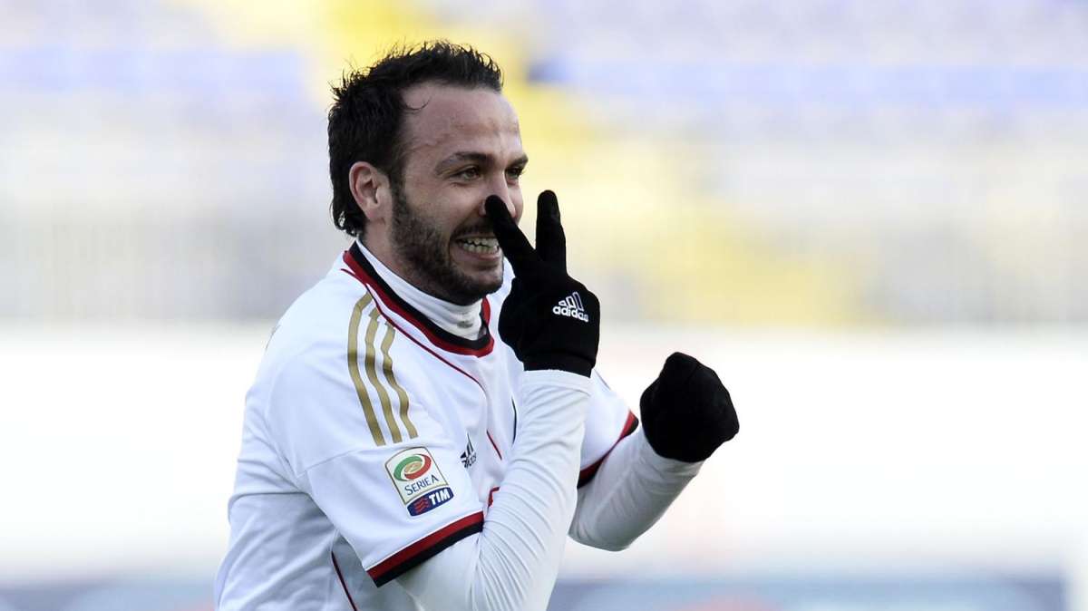 Sportitalia - Pedullà: "Scambio Pazzini-Destro, vertice dopo il derby di Roma"