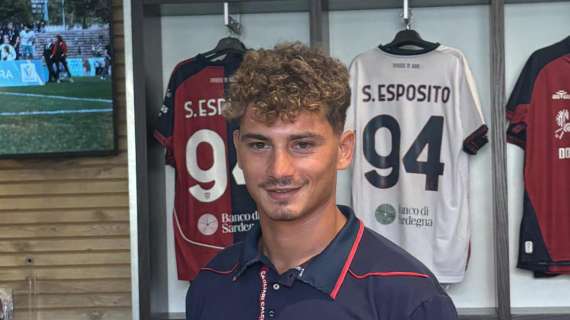 TS: “Esposito punta il bis”. Le probabili di Cagliari-Parma: crociati a trazione anteriore