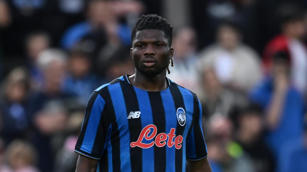 Romano: "Il Parma vuole chiudere tra domani e martedì per Touré, si cerca l'intesa sullo stipendio"