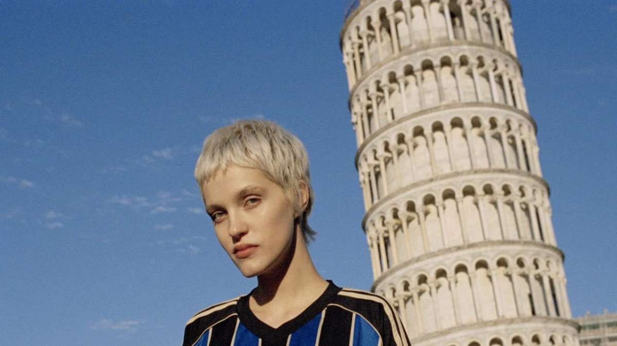 Foto prima maglia Pisa (credits: www.pisasportingclub.com)