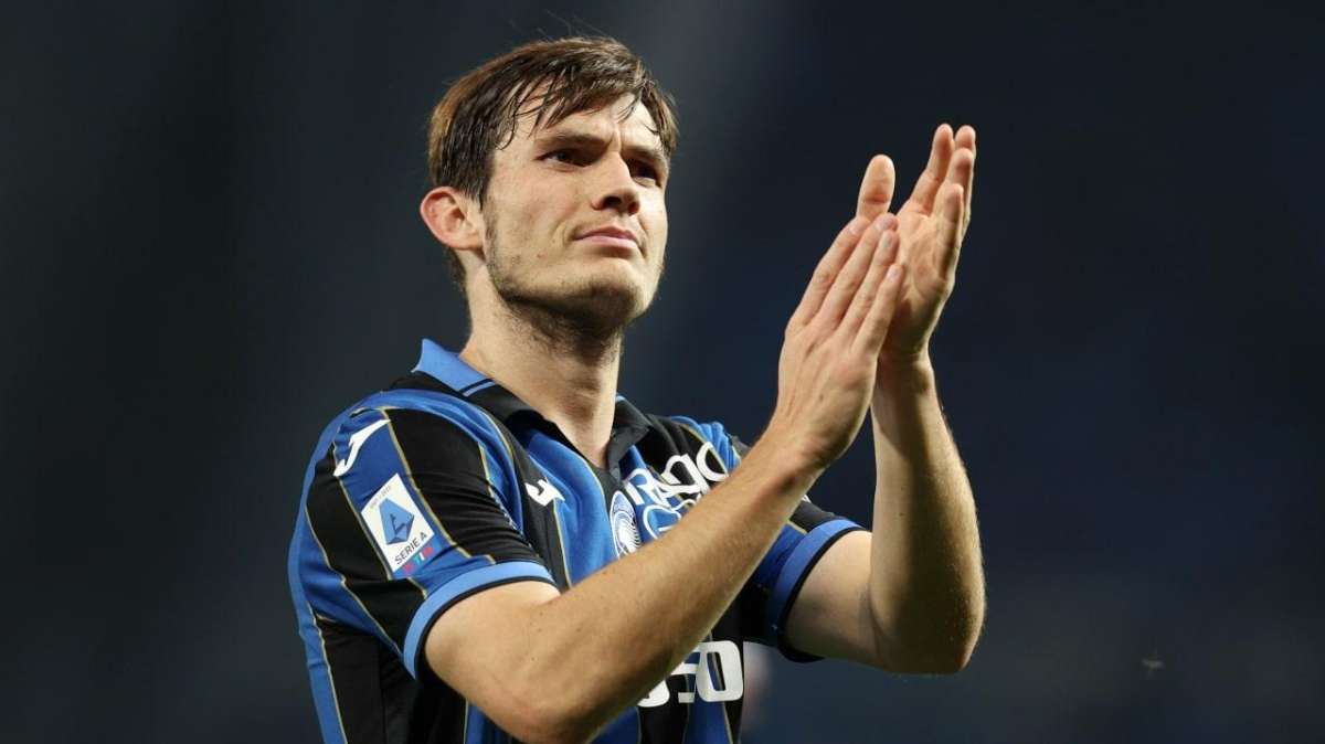 Atalanta, infortunio De Roon: "Tutto bene, intervento riuscito"