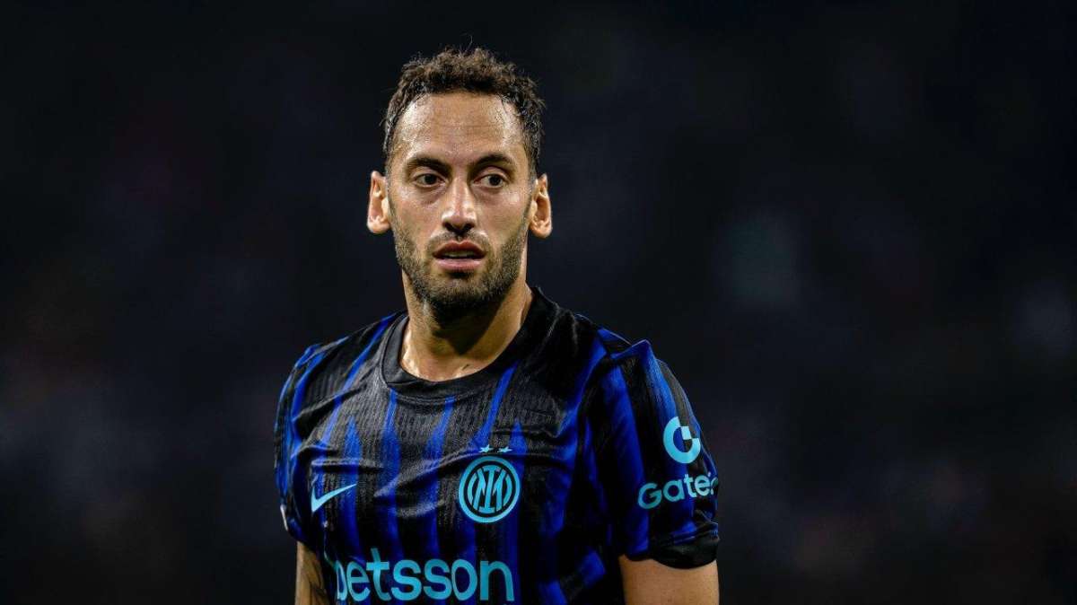 Hakan &Ccedil;alhanoğlu , centrocampista dell'Inter (imago)