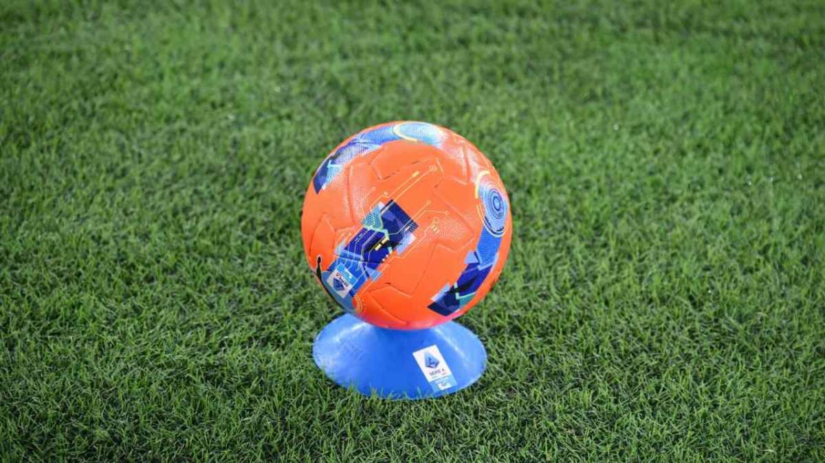 Pallone arancione (Imago)