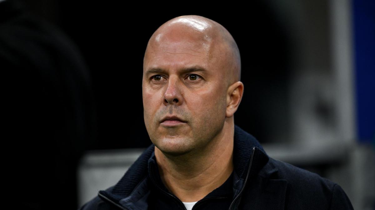 Liverpool, Slot esalta Leoni: “Sta diventando una bestia”