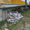 Vergogna! Discarica abusiva sotto il ponte rilevata dal Comune di Perugia: si cercano i responsabili