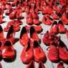 Incredibile! Rubate le scarpe rosse simbolo della giornata mondiale contro la violenza sulle donne!