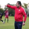 Riccardo Gaucci solleva l'allenatore che ha guidato il suo Assisi alla conquista della Promozione