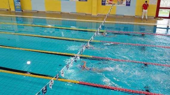 Intanto, ieri 100 giovani nuotatori hanno gareggiato a Città di Castello...