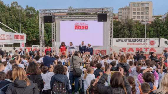 Una bella festa stamani allo Stadio Santa Giuliana per "Un campione per amico"