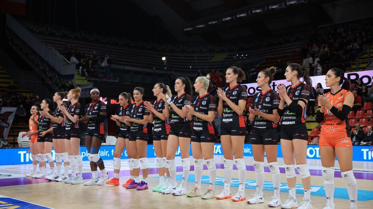 Nettissima sconfitta (3-0) della Bartoccini Perugia in casa contro Milano nell'A1 femminile di volley