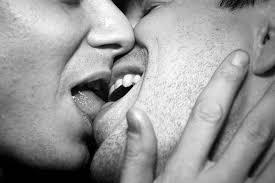 State festeggiando? Oggi è la Giornata internazionale del Bacio! Sino alla mezzanotte si può celebrare...