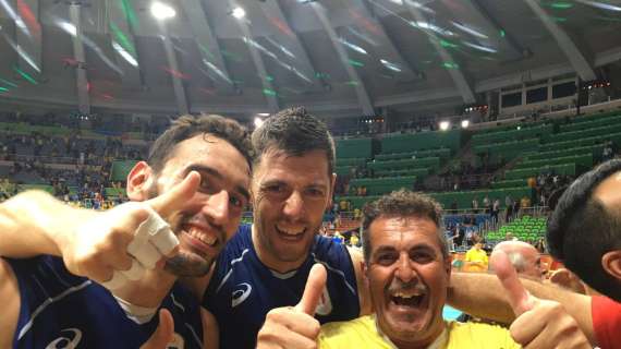 Gino Sirci festeggia in campo a Rio la vittoria dell'Italia! "Mezza Perugia in campo alle Olimpiadi, senza poi avere un palasport all'altezza!"
