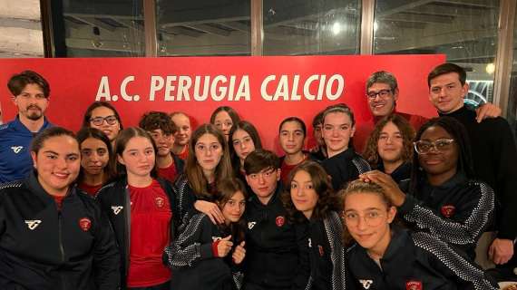 L'Under 15 femminile del Perugia Calcio gioisce per la conquista della Coppa Disciplina in campionato