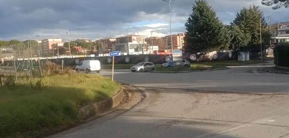A Castel del Piano quando la nuova rotatoria allo Stadio di Castel del Piano? La gente aspetta...