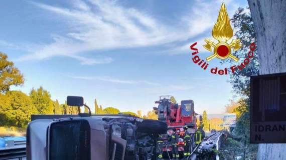 Pomeriggio di caos indescrivibile a Perugia: incidente sul raccordo e blocco del traffico!