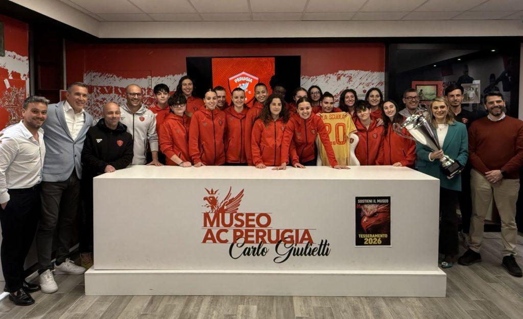 Il Perugia Calcio femminile ha conquistato la Coppa Italia di Eccellenza, che ora è esposta al Museo