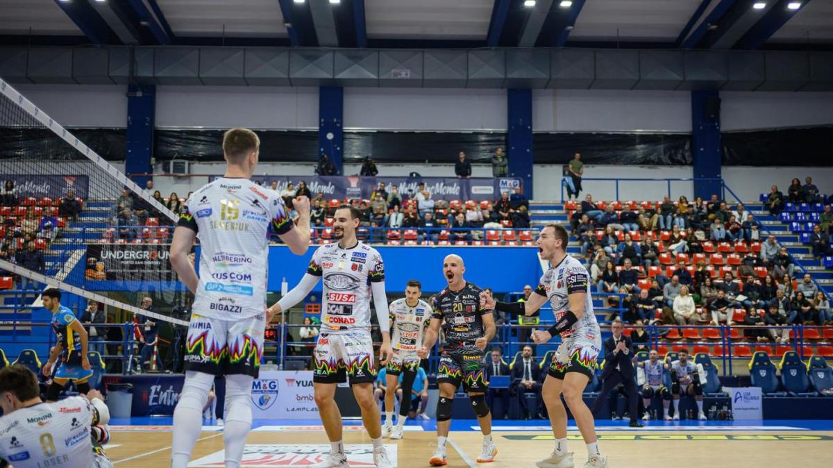 Antonello Venditti "sfratta" la Sir, costretta ad emigrare a Santa Maria degli Angeli per allenarsi