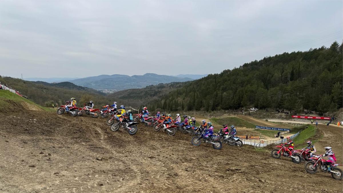 Per una domenica l'Umbria al centro del motocross anche femminile: emozioni a Città di Castello!