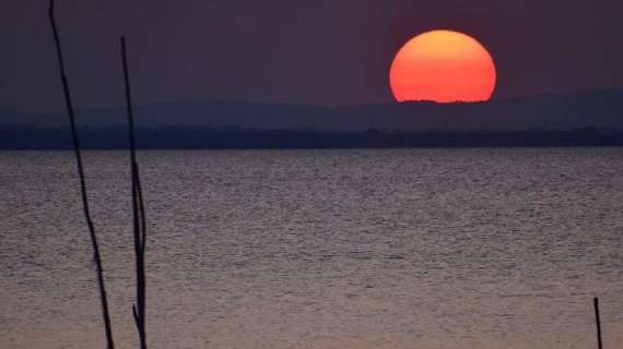 Il Trasimeno il nuovo "Festival dei tramonti" continua a suscitare polemiche