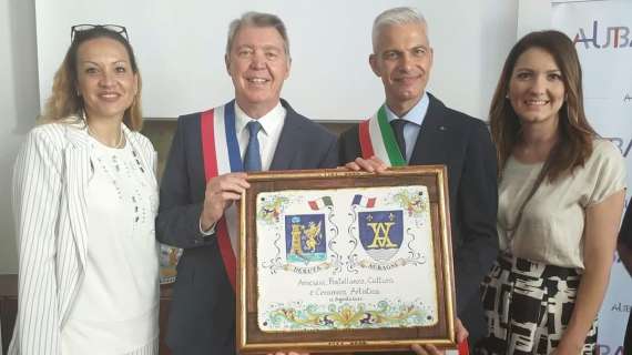 Ad Aubagne (Francia) allestita la mostra della ceramica di Deruta dal titolo "Alchimie d'argilla"