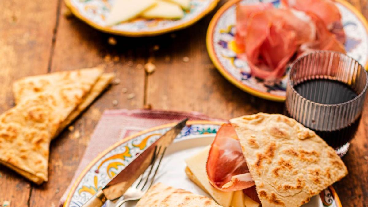 Scoprire l'Umbria e i suoi prodotti tipici partendo dalla torta al testo: ecco l'idea di un sito internet