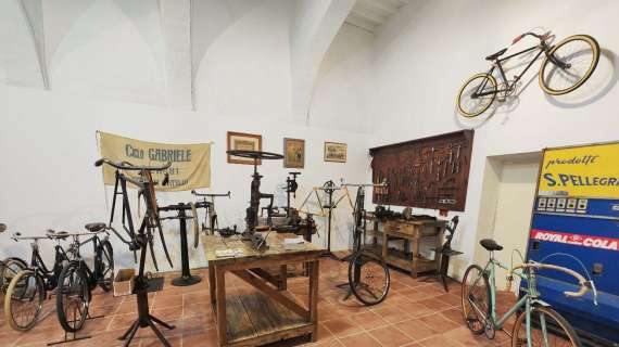 "Le due ruote nei secoli": in sella ad una bici d’altri tempi a Città di Castello