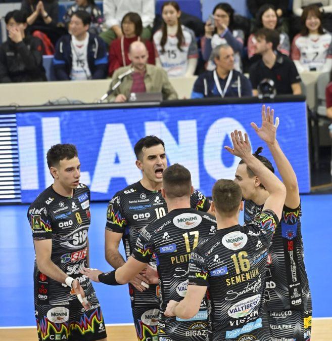 La Sir Perugia vince nettamente (3-0) a Milano e continua a sognare