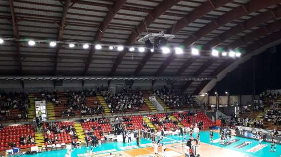 Che spettacolo al PalaBarton con il ritorno del pubblico! Sir Safety Conad Perugia-Top Volley Cisterna 3-0!