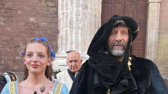 La Madonna Primavera del Calendimaggio di Assisi è Magnifica: Monna Francesca Berretti è la regina della festa