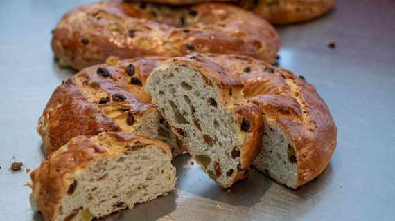 La comunità di Perugia ha celebrato la Festa di San Costanzo: in città torcolo e non solo