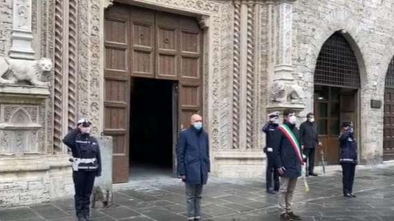 Perugia si è fermata in segno di lutto per le vittime da coronavirus "Non perdiamoci d’animo e diamoci forza"