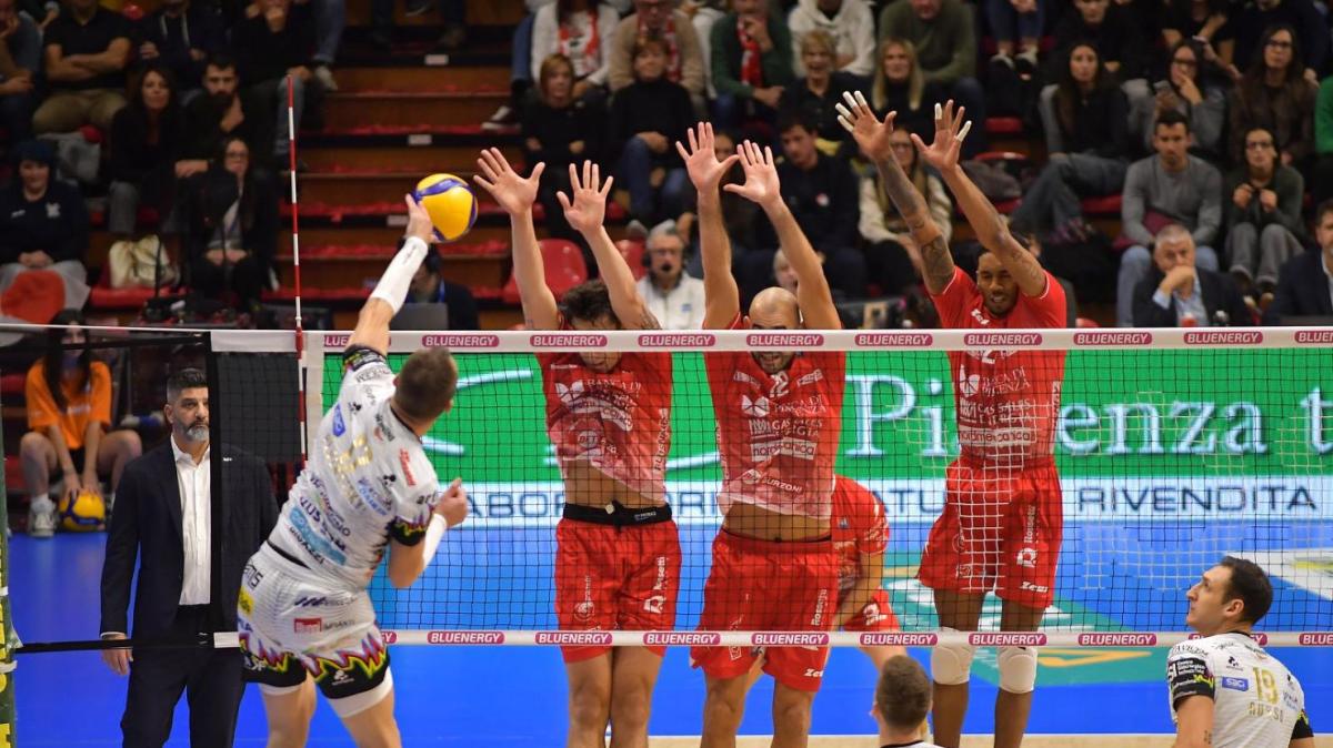 Stasera alle 20.30 la Sir Perugia in campo a Piacenza per gara-2 della semifinale-scudetto di volley maschile