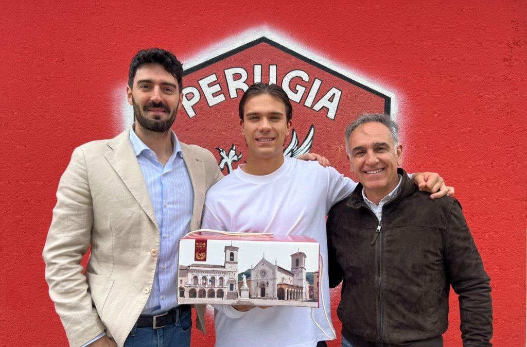 Premiato Bacchin per il gol segnato al Forlì che ha garantito alla salvezza