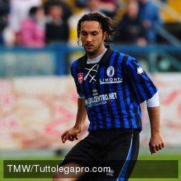 Giocava con il Perugia ed a 35 anni ha scelto di tornare a giocare in Umbria, in serie D al Città di Castello