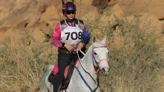 Nell'endurance equestre Costanza Laliscia protagonista nel deserto saudita