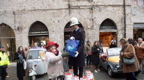 Grande partecipazione a Perugia per la "Befana in Centro" con la Motobefana Uisp e la Rievocazione della Befana del Vigile 