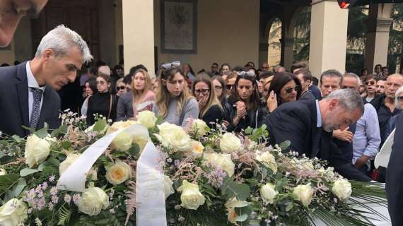 L'ultimo saluto a Federica, morta a 22 anni in un incidente stradale