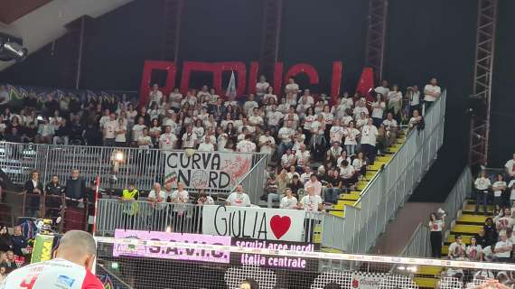 Ancora riconoscimenti alla Curva Nord per il ricordo di Giulia con un cuore rosso