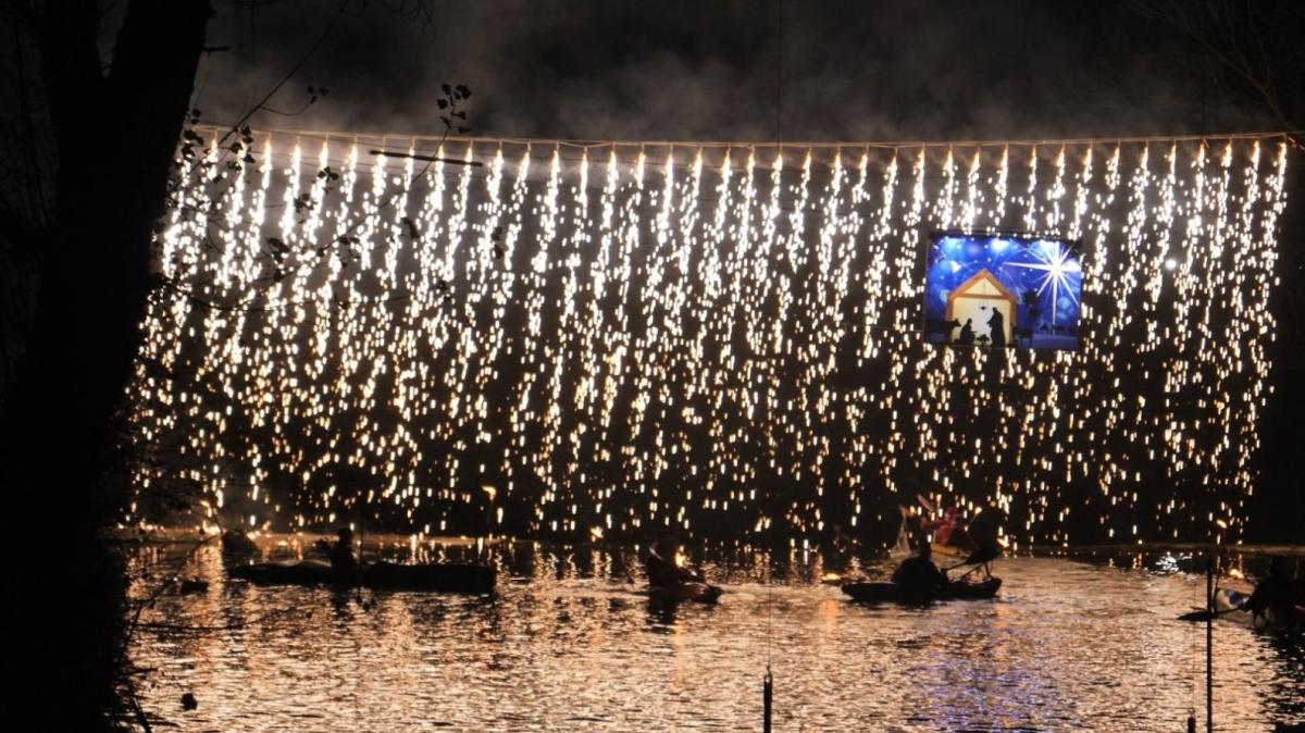 Il 25 dicembre torna il Babbo Natale in canoa lungo il Tevere come avviene da oltre 45 anni