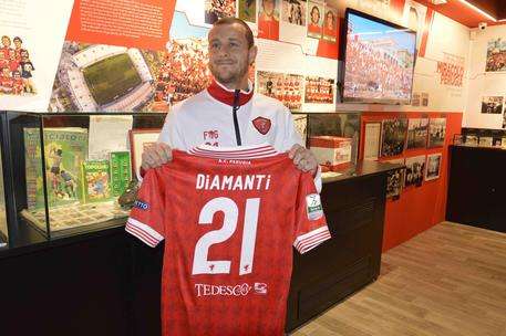 L'ex grifone Alessandro Diamanti lascia il calcio giocato...