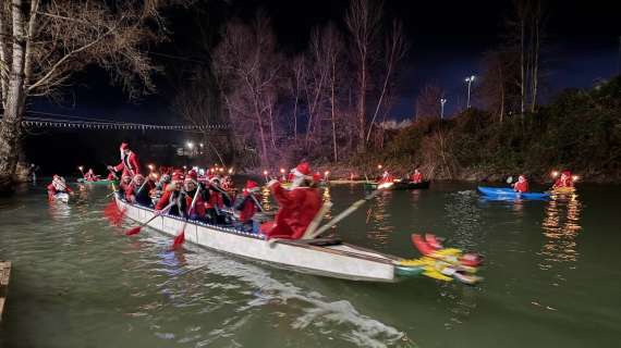 Il tradizionale Natale in canoa: la suggestiva festa sul Tevere a Città di Castello!