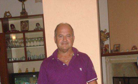 Aveva una grande passione per il calcio il tappezziere morto durante una partita di calcetto con gli amici