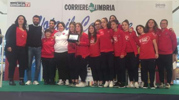 Roberto Goretti e la Juniores femminile del Perugia Calcio premiati a "Vota il campione"