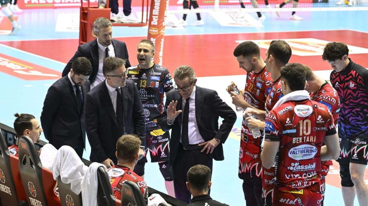 La squadra della Sir è rientrata oggi da Trieste con la Supercoppa conquistata contro Verona