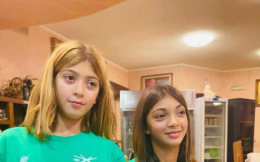Una famiglia che vive di sport: Maria Domenica brilla nel calcio e nell'atletica, le sorelle Yasmine e Giulia la seguono...