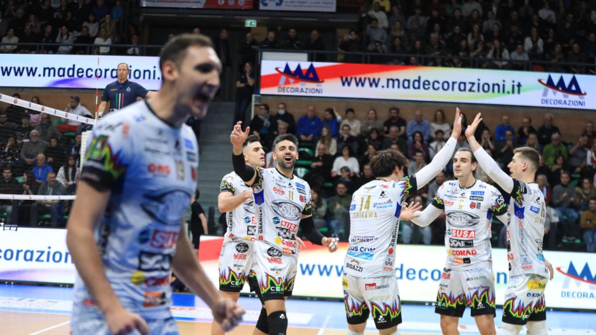 Netta vittoria (3-0) in trasferta della Sir Susa Scai Perugia a Cuneo